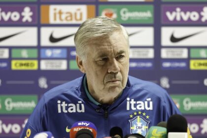 Ancelotti confirma atleta do Flamengo e quatro atacantes no time titular do Brasil contra França