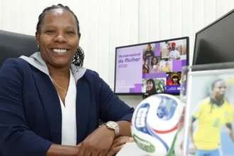Mulheres no futebol: coragem e política pública confrontam preconceito