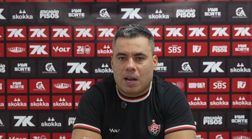 Desfalques? Jair Ventura atualiza situação física de Kayzer e Camutanga após desconforto dos atletas contra o CRB