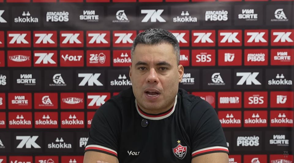 Desfalques? Jair Ventura atualiza situação física de Kayzer e Camutanga após desconforto dos atletas contra o CRB