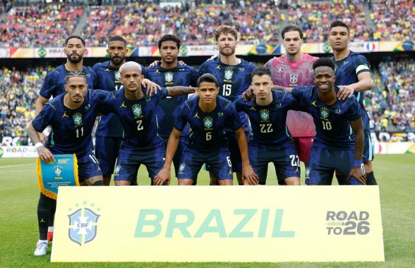 Atacante do Brasil sai lesionado em amistoso contra a França e preocupa para o restante da temporada