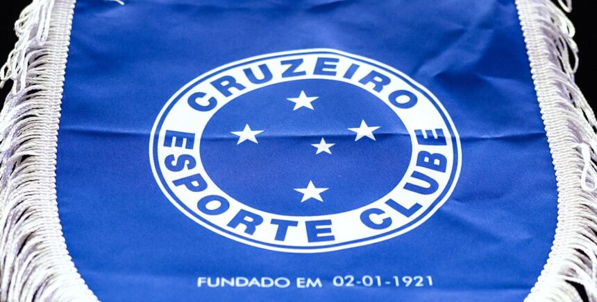 Treinador do Cruzeiro pede a contratação de dois campeões da Libertadores com o Botafogo; saiba quem são