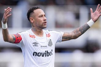 Neymar se manifesta após discussão e troca de ofensas com torcedores do Santos: “Não vou aceitar isso”