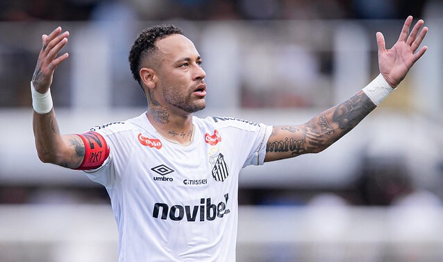 Neymar se manifesta após discussão e troca de ofensas com torcedores do Santos: “Não vou aceitar isso”