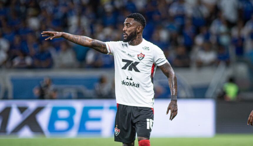 SUSPENSO OU NÃO? Entenda a situação de Ramon para a próxima partida do Vitória