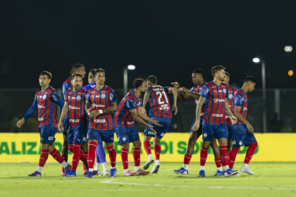 Está de parabéns! Aniversariante do dia, jogador do Bahia é líder em ranking no Brasileirão 2026