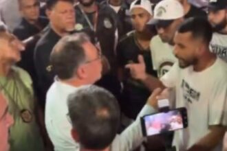 Acabou o amor? Torcedores do Santos cobram presidente do clube por cláusula em contrato com empresa de Neymar