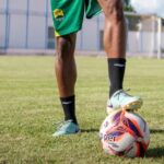 Dos palcos aos campos: filho de cantor baiano assina com o Barreiras FC e vai disputar o Baianão Série B 2026