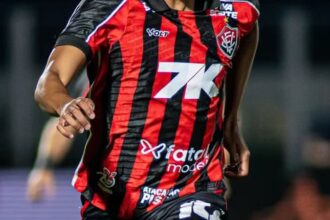 VAI VOLTAR? Jornalista crava retorno de ex-Vitória aos gramados após diagnóstico de doença