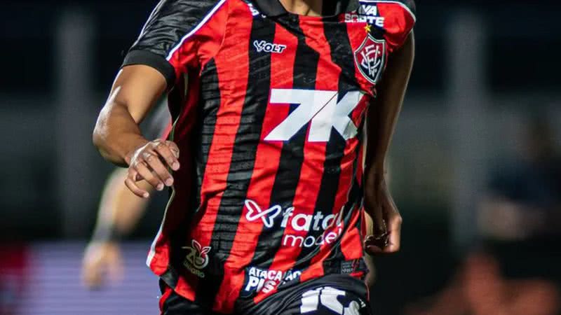 VAI VOLTAR? Jornalista crava retorno de ex-Vitória aos gramados após diagnóstico de doença