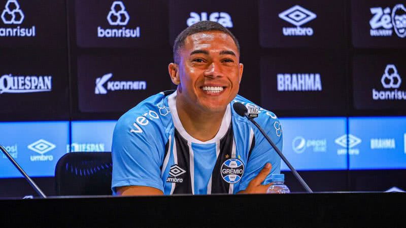 Atacante do Grêmio que perdeu três pênaltis em sequência revela bastidores do ocorrido; veja as cobranças