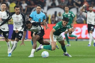 Confusão, xingamentos e jogadores agredidos: assista à briga generalizada após clássico entre Corinthians e Palmeiras