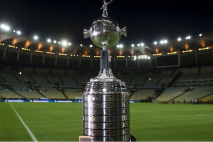 Com clássico decisivo na Champions e estreia histórica na Libertadores, saiba onde assistir os confrontos desta quarta-feira (8)