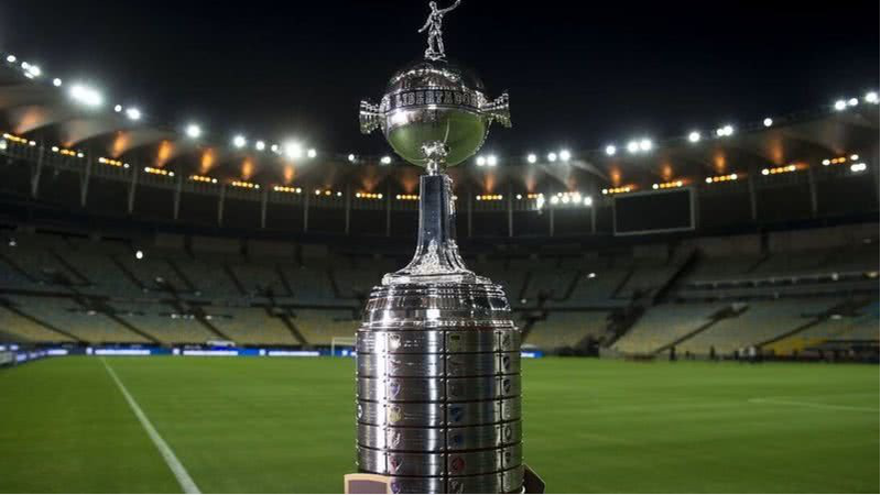 Com clássico decisivo na Champions e estreia histórica na Libertadores, saiba onde assistir os confrontos desta quarta-feira (8)
