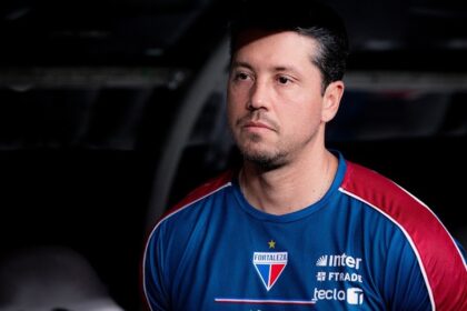 CLIMA ESQUENTOU! Thiago Carpini troca farpas com jornalista após derrota do Fortaleza