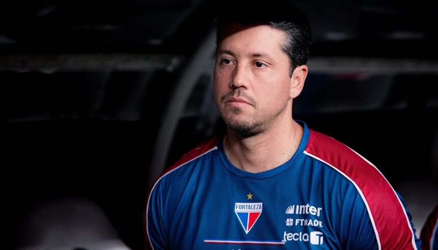 CLIMA ESQUENTOU! Thiago Carpini troca farpas com jornalista após derrota do Fortaleza
