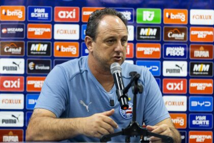 Menosprezo? Ceni explica opção de recuar Luciano Juba para a linha de defesa contra o Remo: “Os gols que faz são de bola parada”