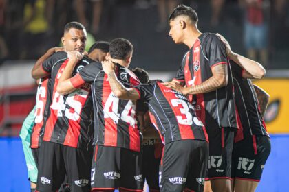 Vitória perde peça importante da defesa para duelo contra o Santos pelo Brasileirão