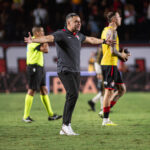 Após classificação do Vitória, Jair Ventura protagoniza momento ‘fofura’ com repórter
