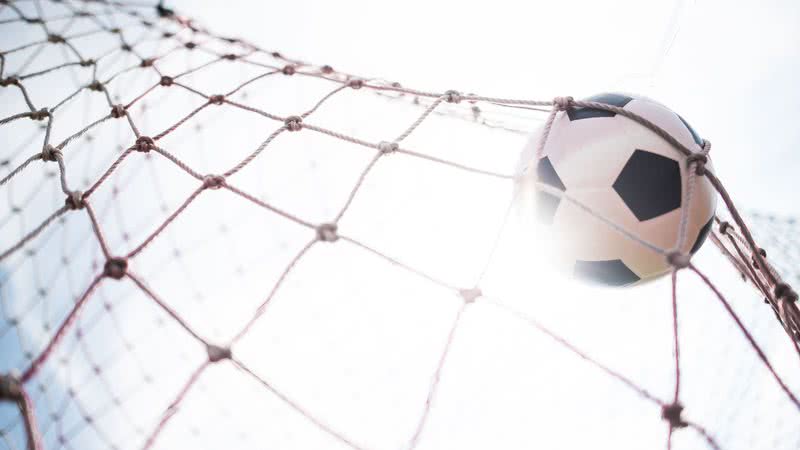 Treinador relembra convivência com astro da Seleção e critica postura: “Só pensava em mulheres e festas”