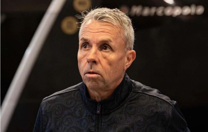 Técnico do San Lorenzo afirma ter sido agredido por torcedores do Santos após empate na Sul-Americana