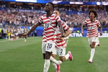 Após primeiro tempo dos sonhos, Estados Unidos se impõe e goleia o Paraguai na estreia da Copa do Mundo