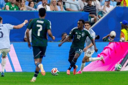 Arábia Saudita e Uruguai empatam em jogo com final eletrizante pela Copa do Mundo