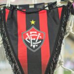 Vitória se reapresenta nesta sexta (26) com três saídas encaminhadas e pagamento pela transferência de Alisson Santos definido; saiba mais