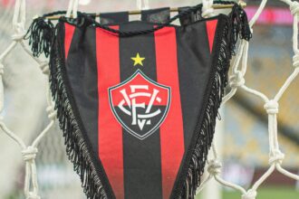 Vitória se reapresenta nesta sexta (26) com três saídas encaminhadas e pagamento pela transferência de Alisson Santos definido; saiba mais