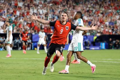 Argélia e Áustria empatam em jogo com roteiro digno de cinema e se classificam para o mata-mata da Copa do Mundo