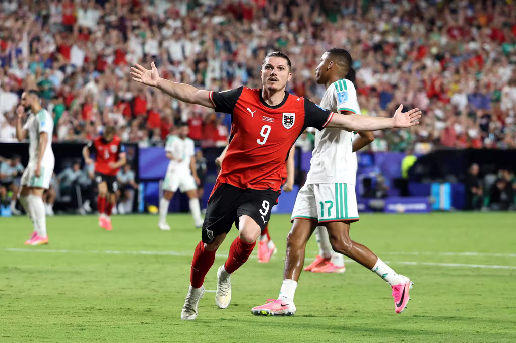 Argélia e Áustria empatam em jogo com roteiro digno de cinema e se classificam para o mata-mata da Copa do Mundo
