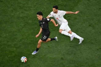 Em noite movimentada, Irã e Nova Zelândia empatam em jogo com quatro gols pela Copa do Mundo