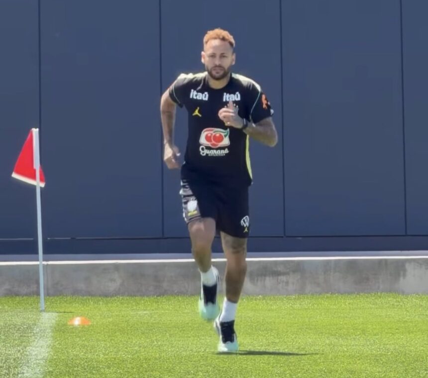 Na transição! Neymar treina em campo pela primeira vez para a Copa do Mundo