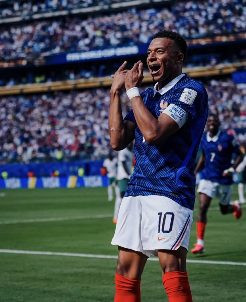 França vence Senegal após segundo tempo de cinema pela Copa do Mundo