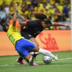 Com recorde de público, amistoso da Seleção Brasileira é marcado por polêmicas de arbitragem