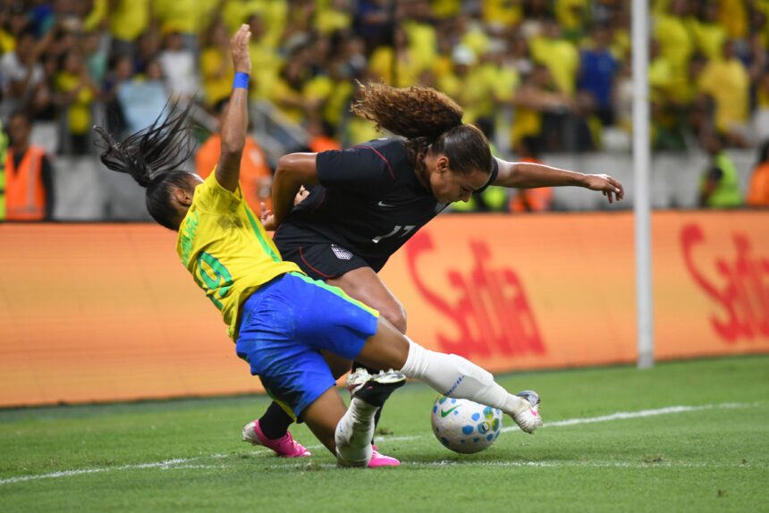 Com recorde de público, amistoso da Seleção Brasileira é marcado por polêmicas de arbitragem