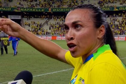 “Queria ser a principal figura do espetáculo”, dispara Marta indignada com árbitra de Brasil x EUA