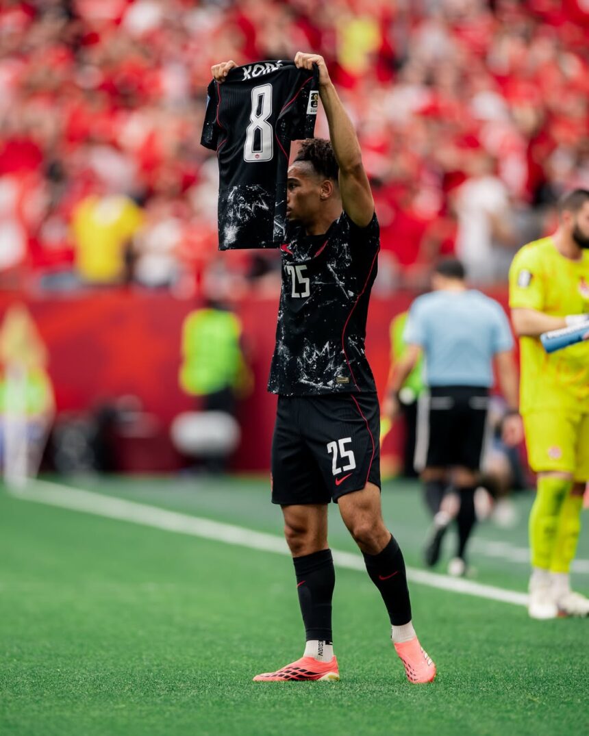 Com três de Jonathan David, Canadá goleia Catar e consegue a sua primeira vitória na história da Copa do Mundo