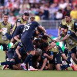 Com um a menos desde o primeiro tempo, Paraguai vence e elimina Turquia na primeira fase da Copa do Mundo