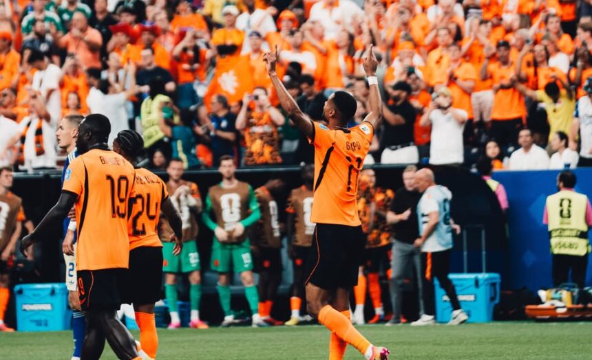 Holanda goleia Suécia em tarde de alta efetividade e encaminha classificação para o mata-mata da Copa do Mundo