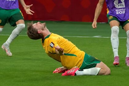 Austrália surpreende Turquia e vence com dois golaços na Copa do Mundo