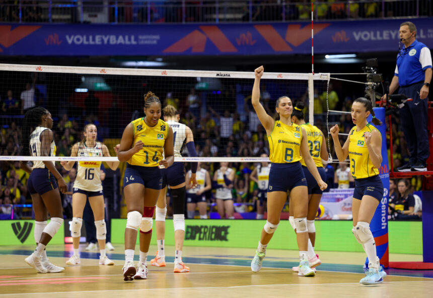 Invictas! Brasil vence a atual campeã da VNL e mantém 100% de aproveitamento na primeira etapa