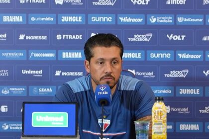 Thiago Carpini faz revelação sobre negociação entre Vitória e Fortaleza por Neris e Pochettino
