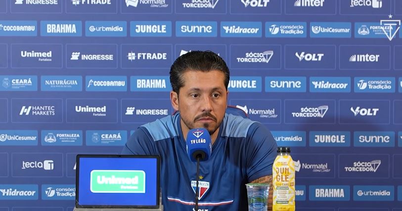 Thiago Carpini faz revelação sobre negociação entre Vitória e Fortaleza por Neris e Pochettino