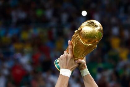 Zagueiro de campeã mundial sofre lesão no ligamento e está fora da Copa