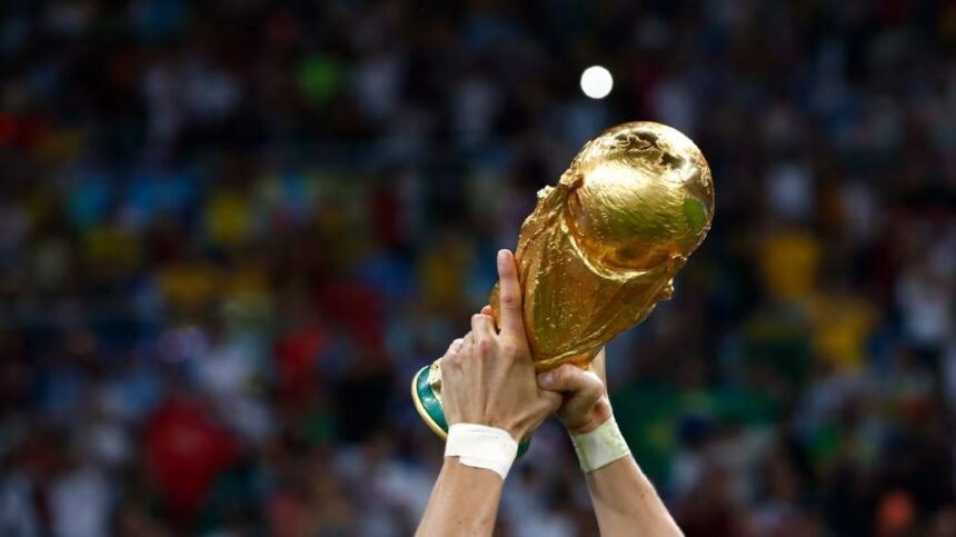Zagueiro de campeã mundial sofre lesão no ligamento e está fora da Copa