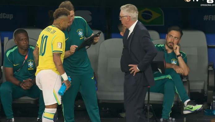 Ancelotti esclarece polêmica com Neymar e explica gesto em vitória do Brasil