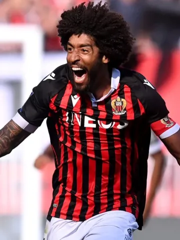 Ex-zagueiro brasileiro inicia carreira como treinador no Bayern de Munique após aposentadoria