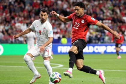 Em jogo movimentado, Egito fica no empate com o Irã e avança para o mata-mata da Copa pela primeira vez na história