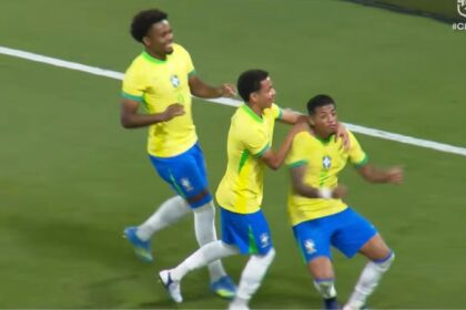 Atleta da base do Bahia marca gol de falta em amistoso da seleção contra os Estados Unidos